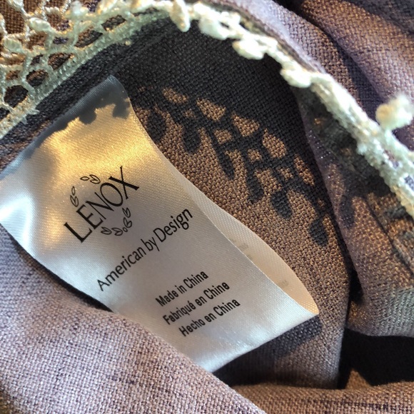 Lenox French Perle Oblong Tablecloth Violet - Picture 6 of 7